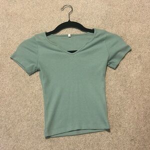 Notched neck fitted tee